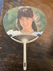 石野真子　うちわ　レトロ　昭和レトロ　アイドル