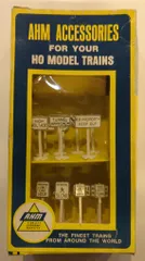 AHM ACCESSORIES Railroad and Traffic Signs HO Scale
