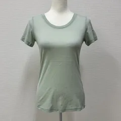 イッセイミヤケ　半袖　トップス　グリーン ISSEY MIYAKE（Tシャツ/カットソー(半袖/袖なし)）のフリマアイテム一覧