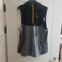 UNDER ARMOUR(アンダーアーマー) フード付きTシャツ XL