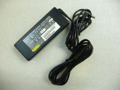 富士通 19V-4.22A FMV-AC325A/AC322/AC314同等