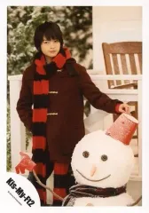 【中古】生写真(ジャニーズ) Kis-My-Ft2/玉森裕太/全身・コート赤・マフラー赤・黒のボーダー柄・雪だるま/「SNOW DOMEの約束 IN TOKYO DOME 2013.11.16」パンフレット＆グッズ撮影オフショット/公式生写真
