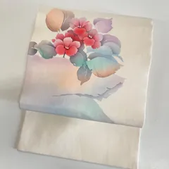 潮瀬の名古屋帯　白帯　花柄　　　　　　　　　　　佳支　正絹　 (未使用品・美品) 4r79 名古屋帯 絹 塩瀬帯 紺 青 赤 白 銀色 花柄 和装の通販 by