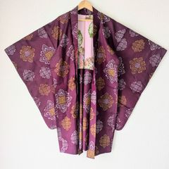 Japanese Vintage Haori Long Meisen Purple Crest pattern Silk Kimono Jacket Old-ⅽloth 長羽織 羽織 正絹 銘仙 赤紫 唐花文 古布 時代布 一点物 大正浪漫 和洋折衷