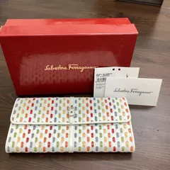 ✨美品✨SalvatoreFerragamo サルヴァトーレ フェラガモ 長財布　カラーラインのサムネイル