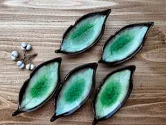 ★他の商品と合わせて購入でお買得になります!コメント下さい！　超お得商品　美濃焼　木の葉　貫入　ガラス釉　箸置き　薬味入れ　珍味　グリーン　５個セット