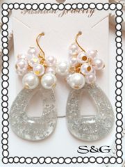 ぷっくり雫　銀箔入りレジン　パールジャラ　フックピアス　Handmade