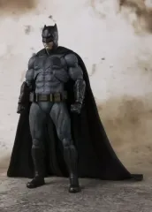 S.H.フィギュアーツ バットマン(JUSTICE LEAGUE) Amazon.co.jp: TAMASHII NATIONS S.H.フィギュアーツ バットマン