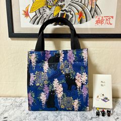 お手軽猫柄ミニトートバッグ 黒猫と藤の花 ネイビー ハンドメイド 手さげ