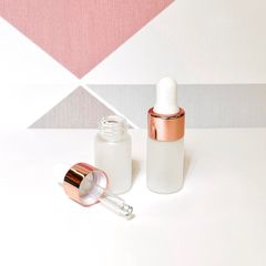 【スポイト ボトルグラス】3ml 高級 フロスト加工 ピンクゴールド 乳白色 遮光瓶 ガラス製 スポイト 化粧水 容器 エッセンシャルオイル 美容液 アロマ 詰替え用 詰替 旅行