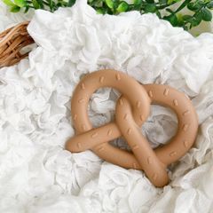 プレッツェル ファーストトイ 歯固め Mushie ムシエ はじめてのおもちゃ ベビー用品 赤ちゃん 0才 輸入おもちゃ 正規品