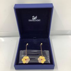 【未使用】SWAROVSKI フラワー ピアス　管理番号SA572