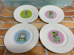 ドラえもんユーザー必見！ ザ フューチャー お皿4枚セット