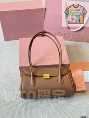 【今日WTO】MIUMIU 24ss 秋冬 New Arrival! ショルダー バゲットバッグ（底長 28.5x 底幅 8x 高 15cm）-WTO輸入-VFJ54