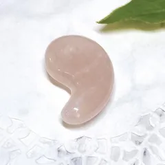 【E16345】ローズクォーツ　勾玉　Rose quartz 天然石　アクセサリー　パワーストーン＊クリスタルワールド
