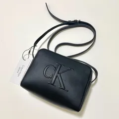カルバンクラインジーンズ ショルダーバッグ 斜め掛け エンボス レディース 黒	HWI