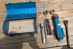 タブチ 手動穿孔機とそれに使用するドリルなどのセット
