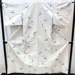藤娘きぬたや 白大島 本場大島紬 絞り染 絣 蝶々 正絹 X149 - メルカリ