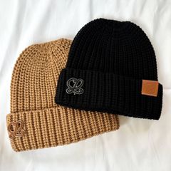 最終お値段　新品未使用　LOEWE アナグラムブローチ ビーニー ニット 楽天市場】ロエベ(LOEWE) アナグラム ブローチ付ニット帽 ニット