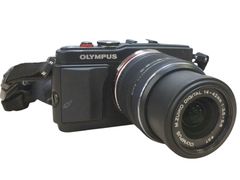 ■ ◎ OLYMPUS オリンパス PEN Lite ミラーレス一眼カメラ ブラック M.ZUIKO DIGITAL 14-42mm F3.5-5.6 II R E-PL6 ボディ 本体