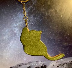 端革のキーホルダー(ネコ)
