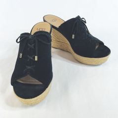 ✱UGG（アグ）✱ブラック スウェード ウェッジサンダル（SIZE:25㎝）