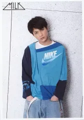 中古】生写真(男性) M!LK/板垣瑞生/膝上・衣装青・黒・両手