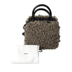 VASIC トートバッグ ファー付き チャーム マルシェ VASIC トートバッグ ファー付き チャーム マルシェ - メルカリ