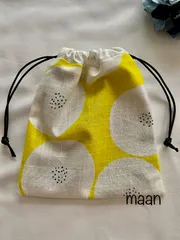 あんぱん柄の四角い巾着　イエロー②