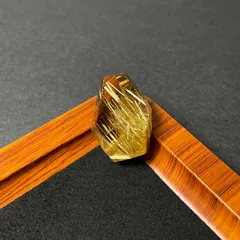 高級 EU製★黄金タイチンルチル★パワーストーン アクセサリー 天然石 原石 金運 お守り プレゼント1 26.2*19.9*15.3mm ZZ1553