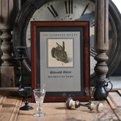 ヴィンテージフレーム「BLUMEN UND TIERE」 ヴィンテージ洋書の表紙と古い額縁のセット(アンティーク雑貨 蚤の市 ウォールデコ オブジェ レトロ アートフレーム 額縁 絵 ポスター  インテリア雑貨 デューラー 古道具 フランスアンティーク)