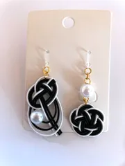 水引　崩し淡路結びと梅結び　ピアス　イヤリング