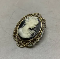 SN437 ヴィンテージブローチ ペンダントトップ カメオ 貴婦人 シェル ゴールド アンティーク 重さ 14.5g
