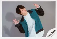 【中古】生写真(ジャニーズ) Travis Japan/川島如恵留/横型・上半身・衣装黒.緑・両手パー・体傾け/「Travis Japan LIVE TOUR 2020 ENTER 1234567」グッズオフショット/公式生写真