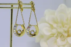 ホースシューイヤリング・グルーデコ（クリスタルムーンライト・クリスタルオーロラ）