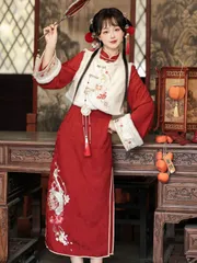 新品未使用 祥蛇献瑞 龍年デザイン 漢服3点セット チャイナドレス＋ベスト＋掛け飾り 新年春節対応 秋冬起毛 漢服 優雅な中国風 撮影会 舞台演出 推し活 イベント用 レディース 高品質 プレゼントにも最適