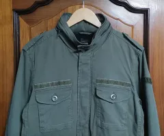 DIESEL ジャケット M 100 マウンテンパーカー カーキ ユーティリティ ウィンドブレーカー ジップアップ 登山 キャンピング 釣り