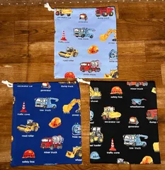 459【訳あり】　給食袋　23×20 働く車　3枚セット　給食袋　コップ袋　巾着袋　お道具袋　縄跳び入れ　歯ブラシ袋　こども園　小学校　中学校　男の子　女の子