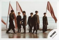 【中古】生写真(ジャニーズ) SixTONES/集合(6人)/横型・全身/シングル「NEW ERA」MV＆ジャケ写オフショット/公式生写真