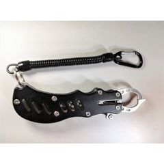 フィッシュグリップ　黒　1個 軽量 コンパクト