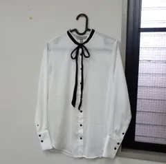 [TK]H&M 黒リボン付き ホワイト 長袖シャツ