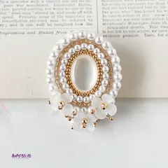 パールとフラワービーズ　華やか　オーバル型ブローチ