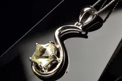 シルバー925◇宝石質 リビアングラス　8x8mm　星型スター ペンダントトップ 1個売り パワーストーン 天然石 _PRG2243-2