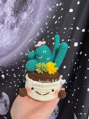 鉢植えサボテンデザインクラフト　編み物　ギフト