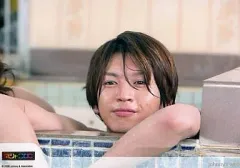 【中古】生写真(ジャニーズ) 関ジャニ∞/大倉忠義/横型/顔アップ/お風呂/両腕出す/髪濡れ/公式生写真 