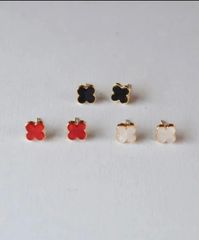 カラークローバー ピアス