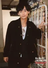 【中古】生写真(ジャニーズ) Kis-My-Ft2/藤ヶ谷太輔/膝上・衣装黒白・左手上げ・体正面/「Kis-My-Ft2 LIVE TOUR 2018 Yummy!! you＆me」オリジナルフォト