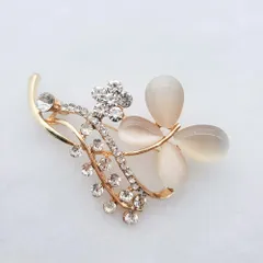 ブローチ ストーン コサージュ 蝶A ゴールド 卒業式 入園式 結婚式