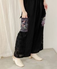 ISScoLar（イズスカラー）花蝶フリンジシフォン 異素材MIXカーゴパンツ　アイボリー、ブラック、ピンク　552212