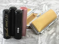 印鑑 はんこセット 認印 銀行印 選べる 印鑑セット メタリック 天然本水牛 ピンク色 黒水牛印鑑 側面名入れ スワロ付き 10.5mm または 12mm シャンパンゴールド 印鑑ケース ケース付き 朱肉付き ケース付セット プレゼント ギフト 送料無料